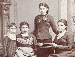 (Left to right) Nettie Fremont (?), Mary Tyndall, Susan La Flesche, & Susan’s sister Marguerite, 1880